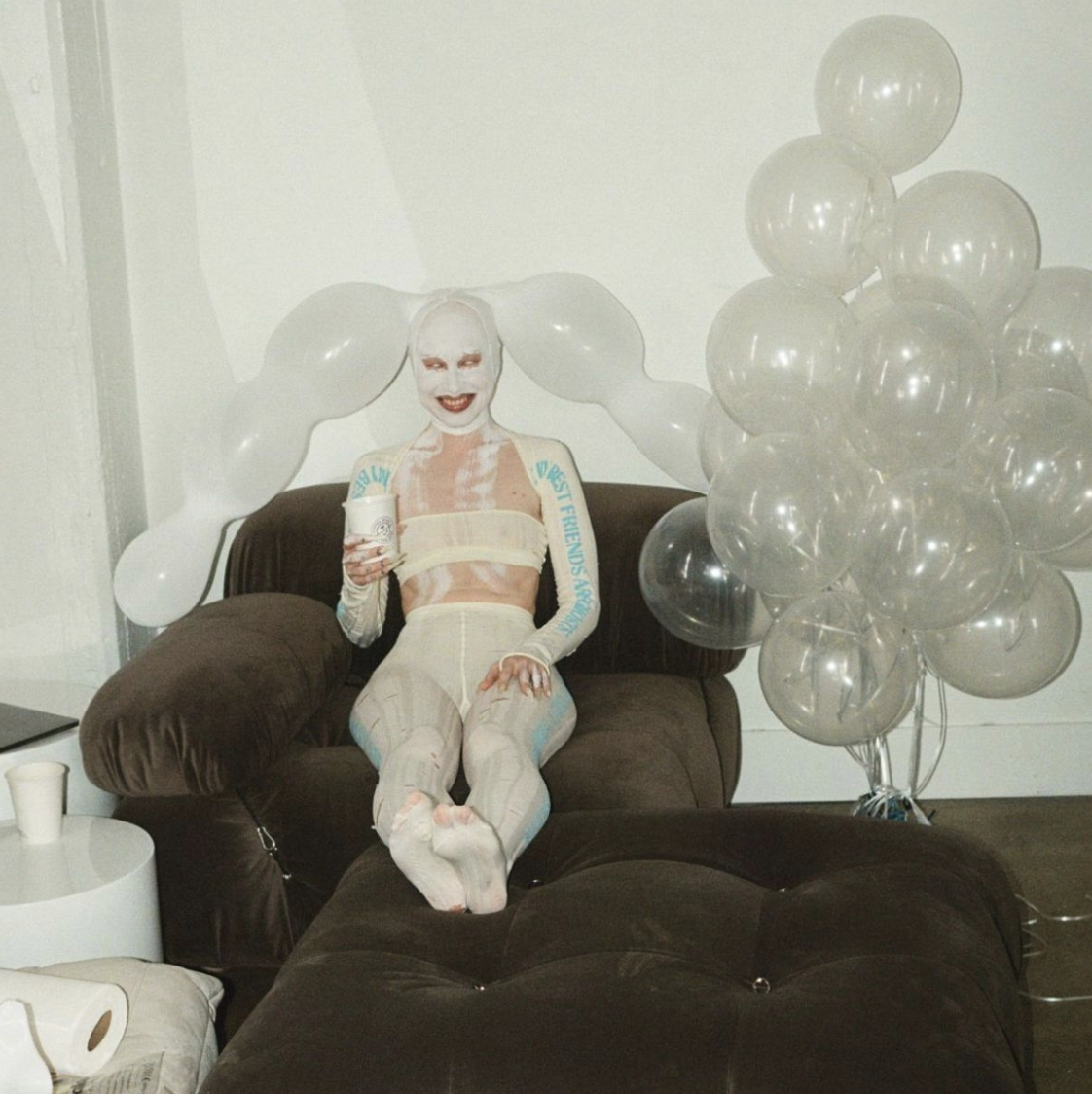 vōx reconecta con el alma en “All My Besties”: remixes que sanan desde la vulnerabilidad