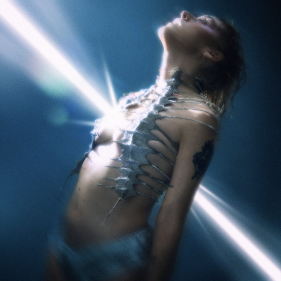 La luz que nace de la herida: delaluz, el álbum más íntimo y cinematográfico de quediostesalve